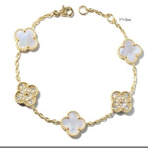 Elegant Gold and White Clover Bracelet